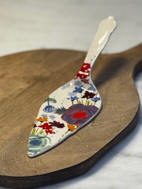 The Pioneer Woman Floral White Stoneware Cake Server